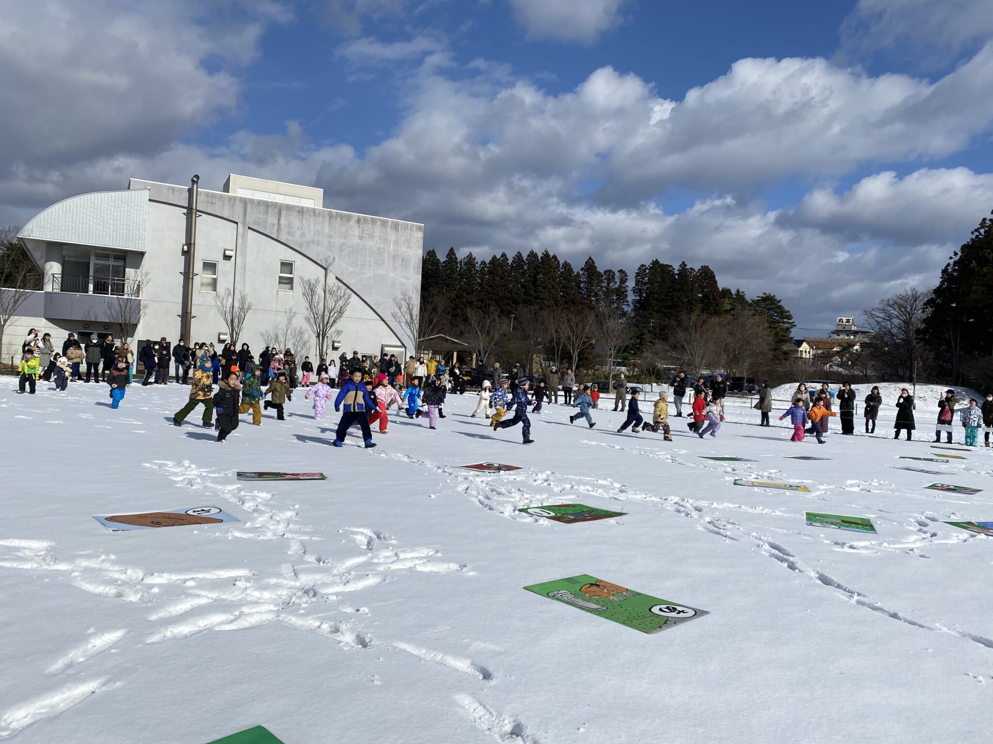 雪中ジャンボカルタ(みたね冬まつり内で開催)【令和7年2月9日(日)】 | 三種町観光協会